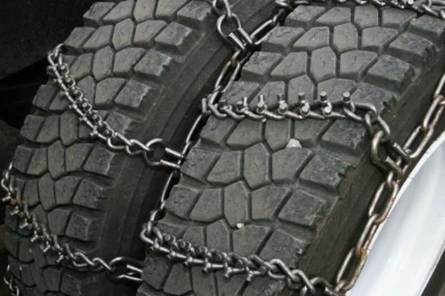 Chaining Tires in Winter